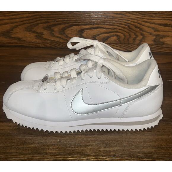 Nike Cortez Women’s ‘72 Tennis Shoes Size 5 White Silver 317266-101 2008 - Picture 2 of 9